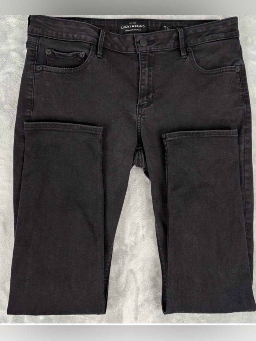 Lucky Brand women’s Slim Straight Jeans in Black